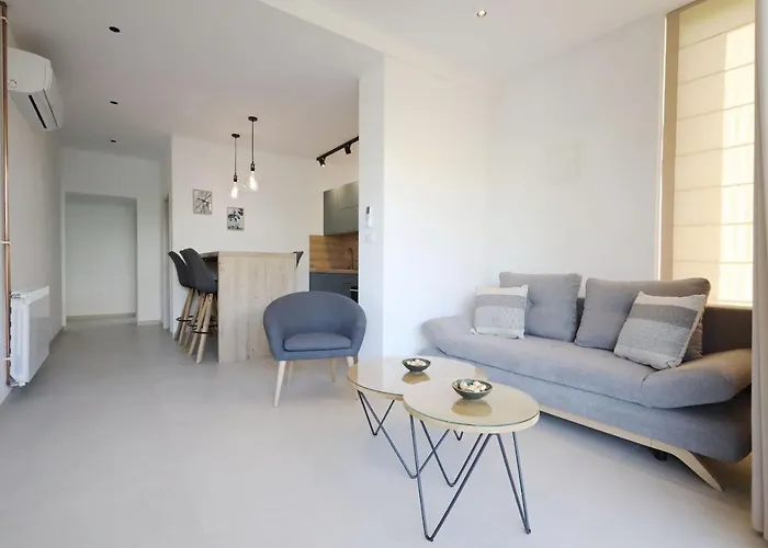Apartments Maestral